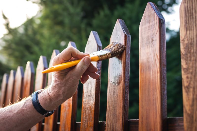 Applying Wood Fence Stain